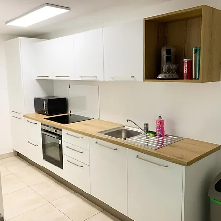 Maison Avec Garage - A 5 Min Du Centre-ville 펜션 *